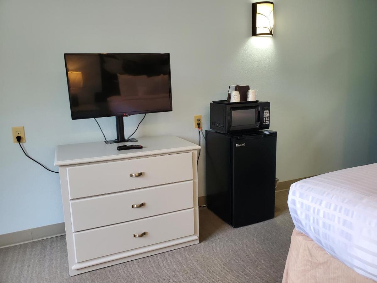 ווילמינגטון Coastal Inn & Suites מראה חיצוני תמונה