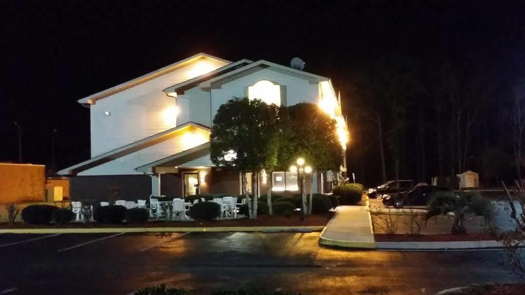 ווילמינגטון Coastal Inn & Suites מראה חיצוני תמונה
